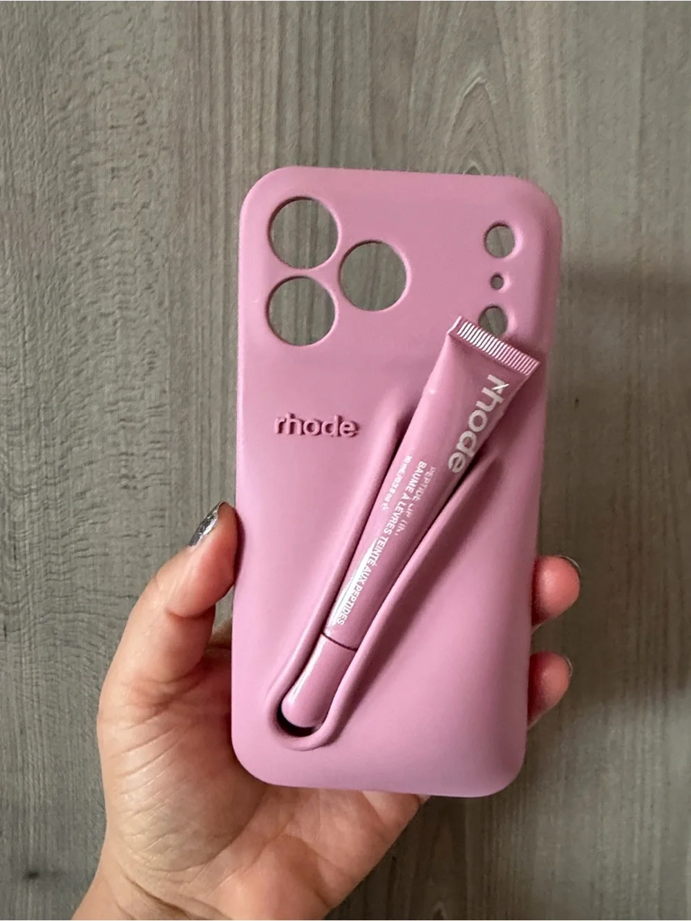 RHODE iPhone 17 pro max Case in Pretzel - Picture 4 of 9